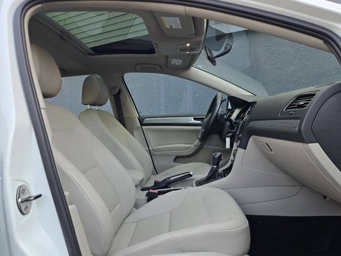 Used 2015 Volkswagen Golf S FWD image 11