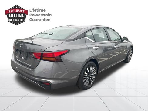 Certified 2024 Nissan Altima 2.5 SV FWD image 5