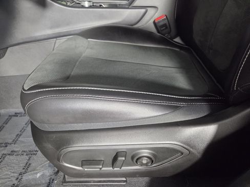 Used 2026 Jeep Grand Cherokee Altitude RWD image 10