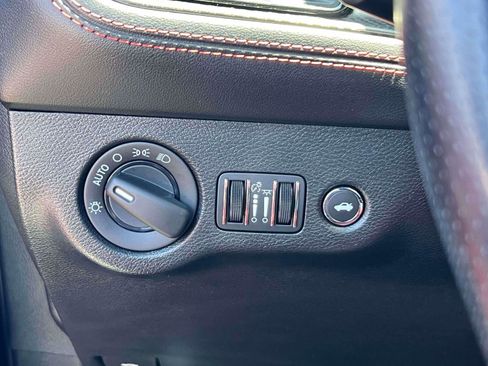 Used 2021 Dodge Challenger R/T Scat Pack RWD image 19
