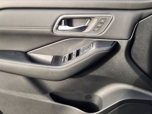 New 2026 Nissan Rogue Platinum image 16