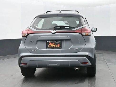 Used 2023 Nissan Kicks SR w/ SR Premium Package image 8