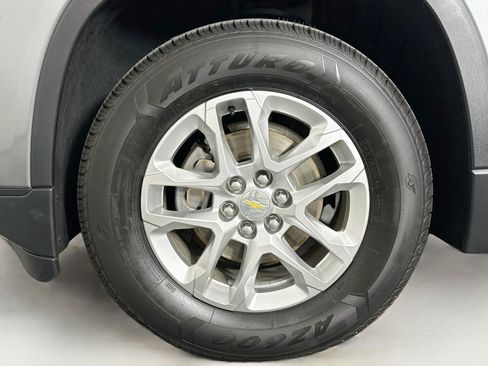 Used 2020 Chevrolet Traverse LS FWD image 11