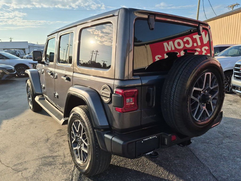 Used 2026 Jeep Wrangler Unlimited Sahara AWD/4WD image 2