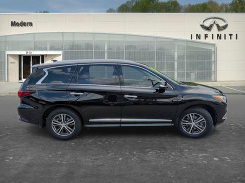 Used 2020 INFINITI QX60 Luxe w/ Essential Package FWD image 3