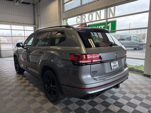Used 2023 Volkswagen Atlas SEL R-Line image 4
