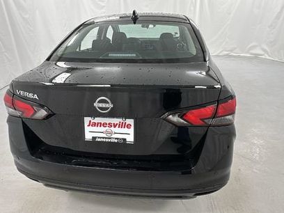 New 2025 Nissan Versa SV w/ Trunk Package