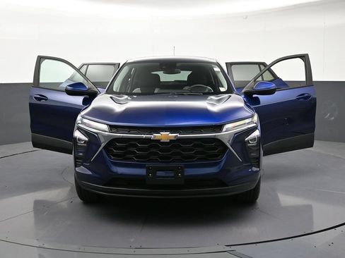 Used 2024 Chevrolet Trax LS w/ LS Convenience Package FWD image 37