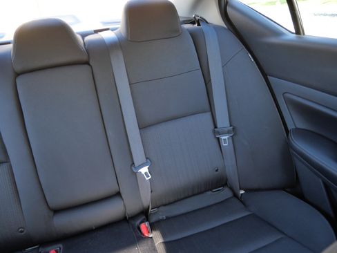 Used 2025 Nissan Altima 2.5 SV FWD image 14