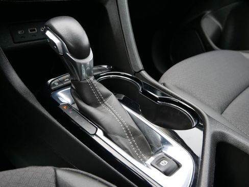 Used 2023 Buick Encore GX Preferred w/ Cold Weather Comfort Package AWD/4WD image 27