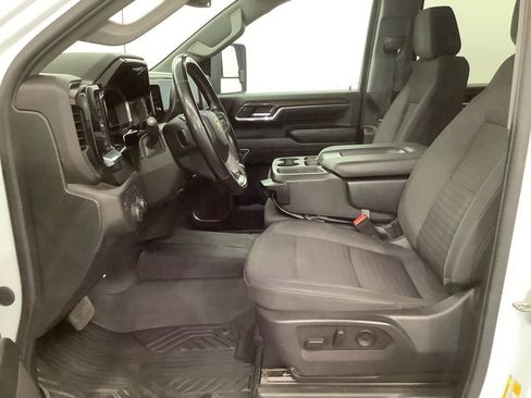 Used 2024 Chevrolet Silverado 2500 LT AWD/4WD image 12