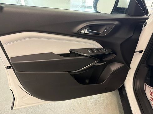 New 2026 Chevrolet Trax LT w/ LT Convenience Package FWD image 13