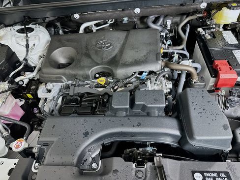 Used 2025 Toyota RAV4 XLE Premium w/ Weather Package FWD image 31