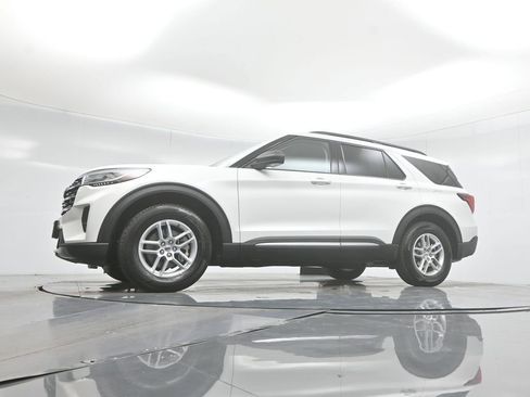 New 2025 Ford Explorer Active w/ Active Comfort Package image 51