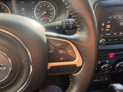 Used 2016 Jeep Renegade Limited image 14