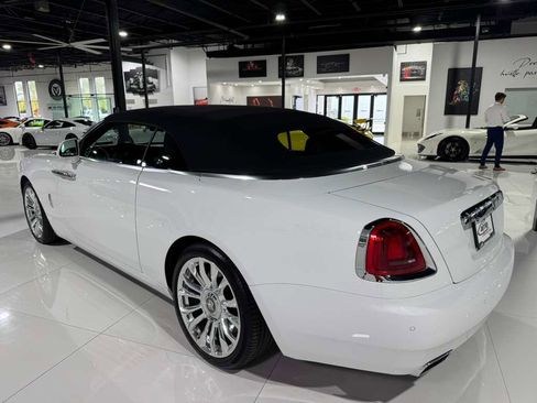 Used 2019 Rolls-Royce Dawn image 13
