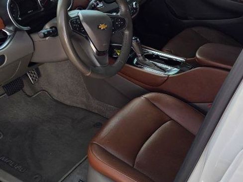 Used 2016 Chevrolet Malibu Premier w/ Driver Confidence Package FWD image 6