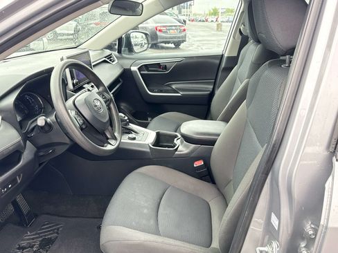Used 2025 Toyota RAV4 LE AWD/4WD image 11