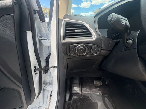 Used 2024 Ford Edge SEL image 16