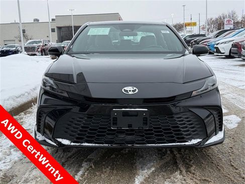Used 2025 Toyota Camry SE image 8