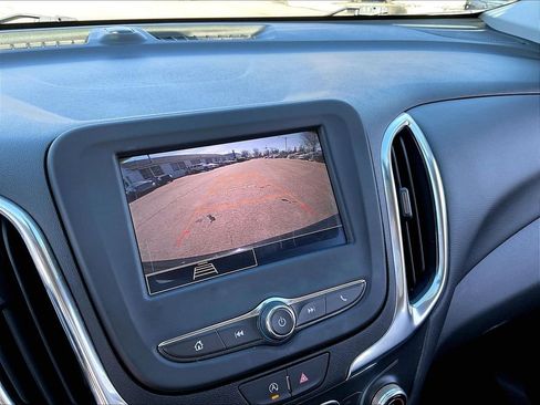 Used 2023 Chevrolet Equinox LT w/ Driver Convenience Package image 16