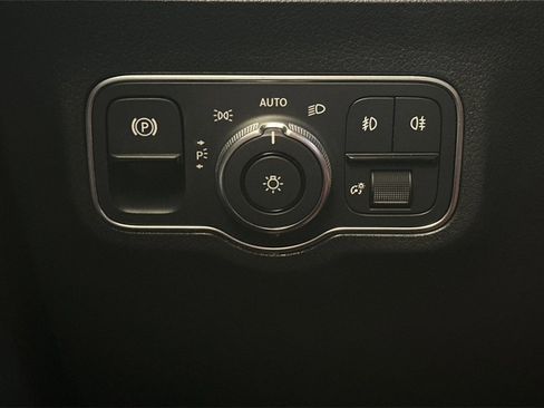 Certified 2023 Mercedes-Benz GLA 250 GLA 250 w/ Parking Assistance Package image 35