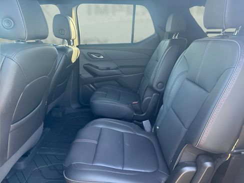 Used 2023 Chevrolet Traverse RS AWD/4WD image 9