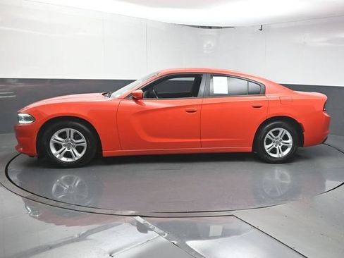 Used 2016 Dodge Charger SE RWD image 5