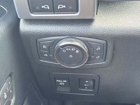 Used 2019 Ford F150 Platinum RWD image 25