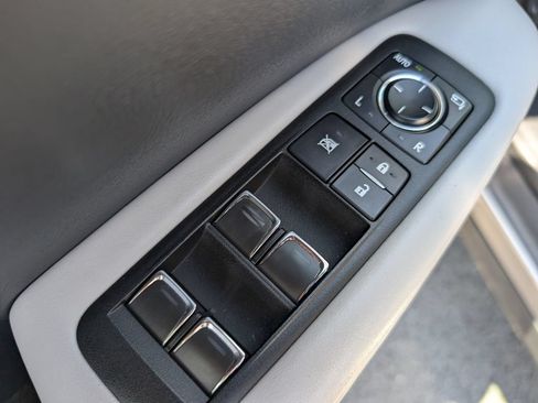 Used 2020 Lexus RX 450h AWD w/ Luxury Package image 16