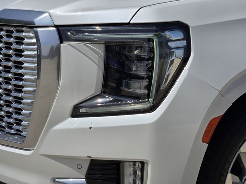 Used 2021 GMC Yukon XL Denali w/ Denali Ultimate Package RWD image 15