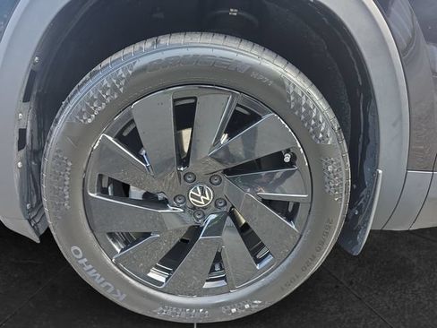 Certified 2024 Volkswagen Atlas Cross Sport SE AWD/4WD image 9