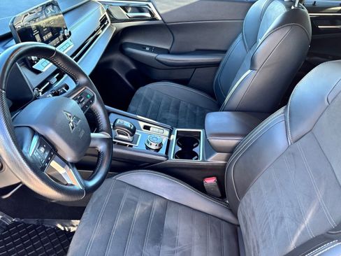 Used 2024 Mitsubishi Outlander SE image 19