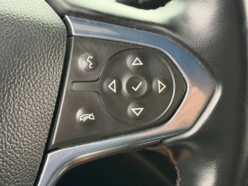 Used 2023 Chevrolet Traverse LT FWD image 22