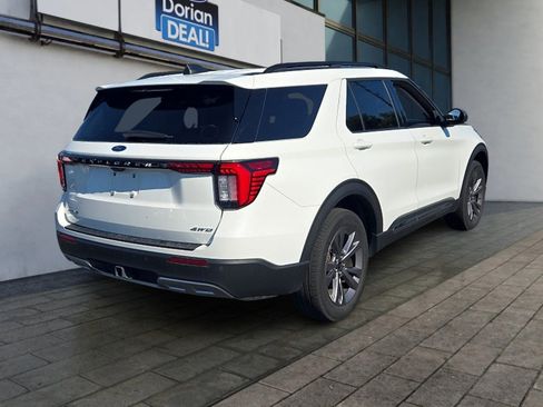Used 2025 Ford Explorer Active w/ Active Comfort Package AWD/4WD image 3