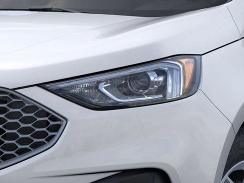 New 2024 Ford Edge SEL image 18
