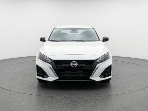 Used 2025 Nissan Altima 2.5 SV image 2