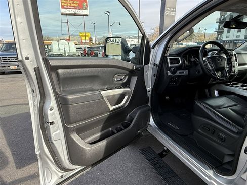 Used 2019 Nissan Titan PRO-4X w/ Pro-4x Convenience Package image 26