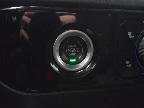 Used 2022 Chevrolet Silverado 1500 LT AWD/4WD image 33