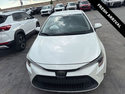 Used 2020 Toyota Corolla LE FWD image 1
