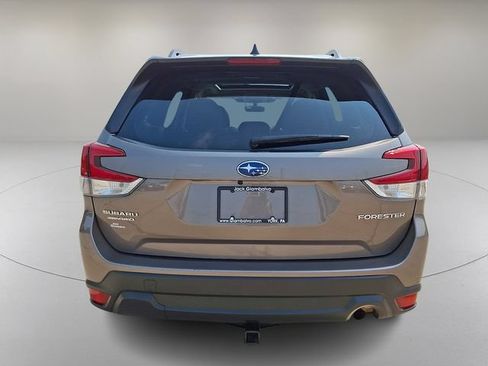 Used 2024 Subaru Forester Premium AWD/4WD image 9