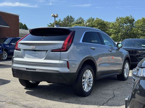 Certified 2024 Cadillac XT4 Luxury w/ Cold Weather Package AWD/4WD image 5