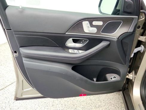 Used 2023 Mercedes-Benz GLE 350 4MATIC image 11