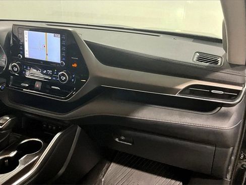 Used 2020 Toyota Highlander Limited image 28