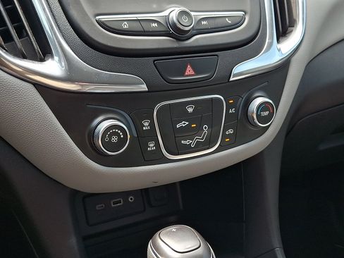 Used 2020 Chevrolet Equinox LS w/ LS Convenience Package AWD/4WD image 18