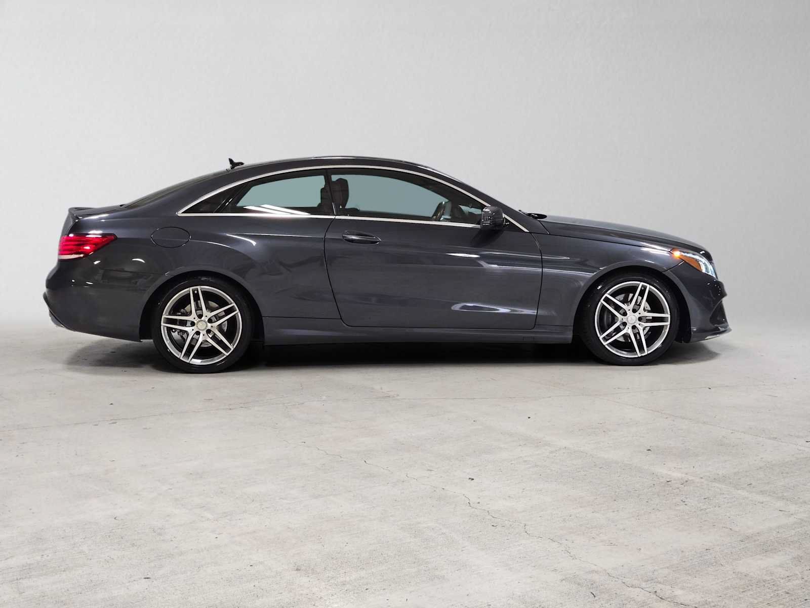 Used 2016 Mercedes-Benz E 400 Coupe image 2
