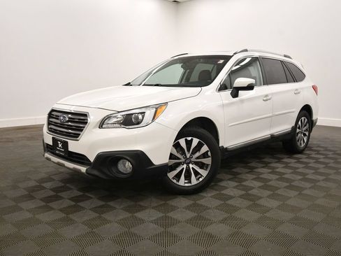 Used 2017 Subaru Outback 2.5i Touring AWD/4WD image 2