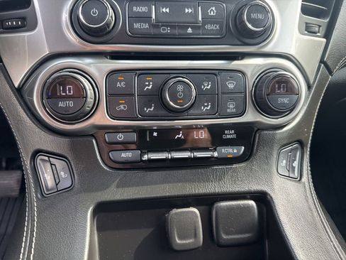 Used 2018 Chevrolet Suburban LT AWD/4WD image 39