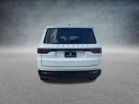 Used 2024 Jeep Wagoneer Series II w/ Flexible Seating Group AWD/4WD image 4