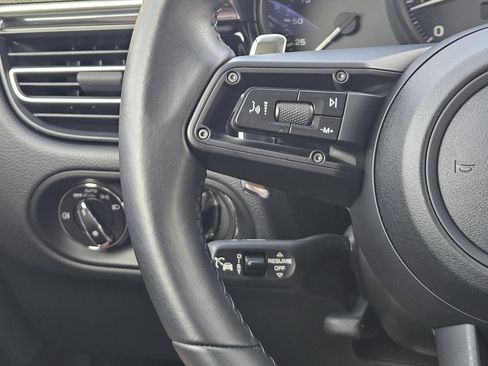 Certified 2025 Porsche Macan image 26